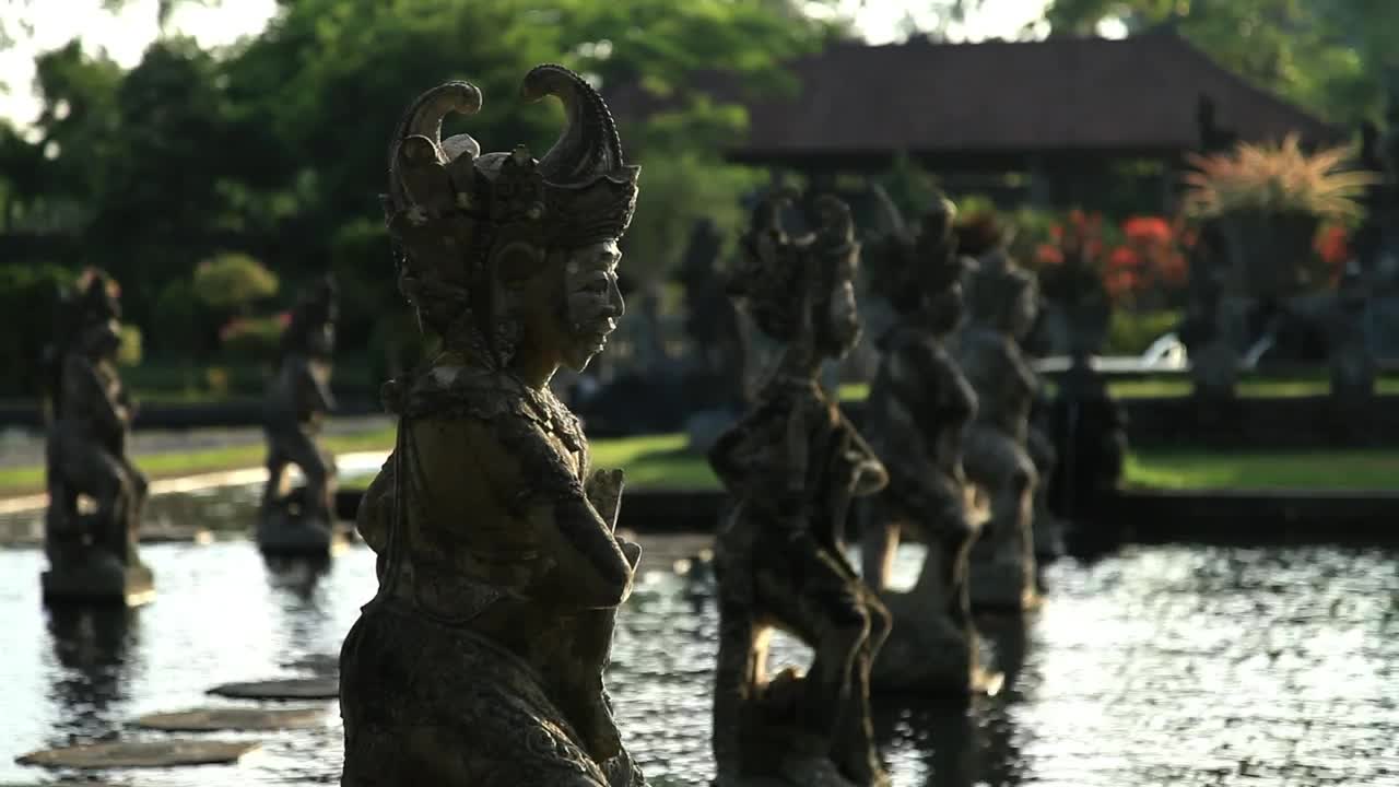 Stock Video Metal Statues In A Fountai Animated Wallpaper
