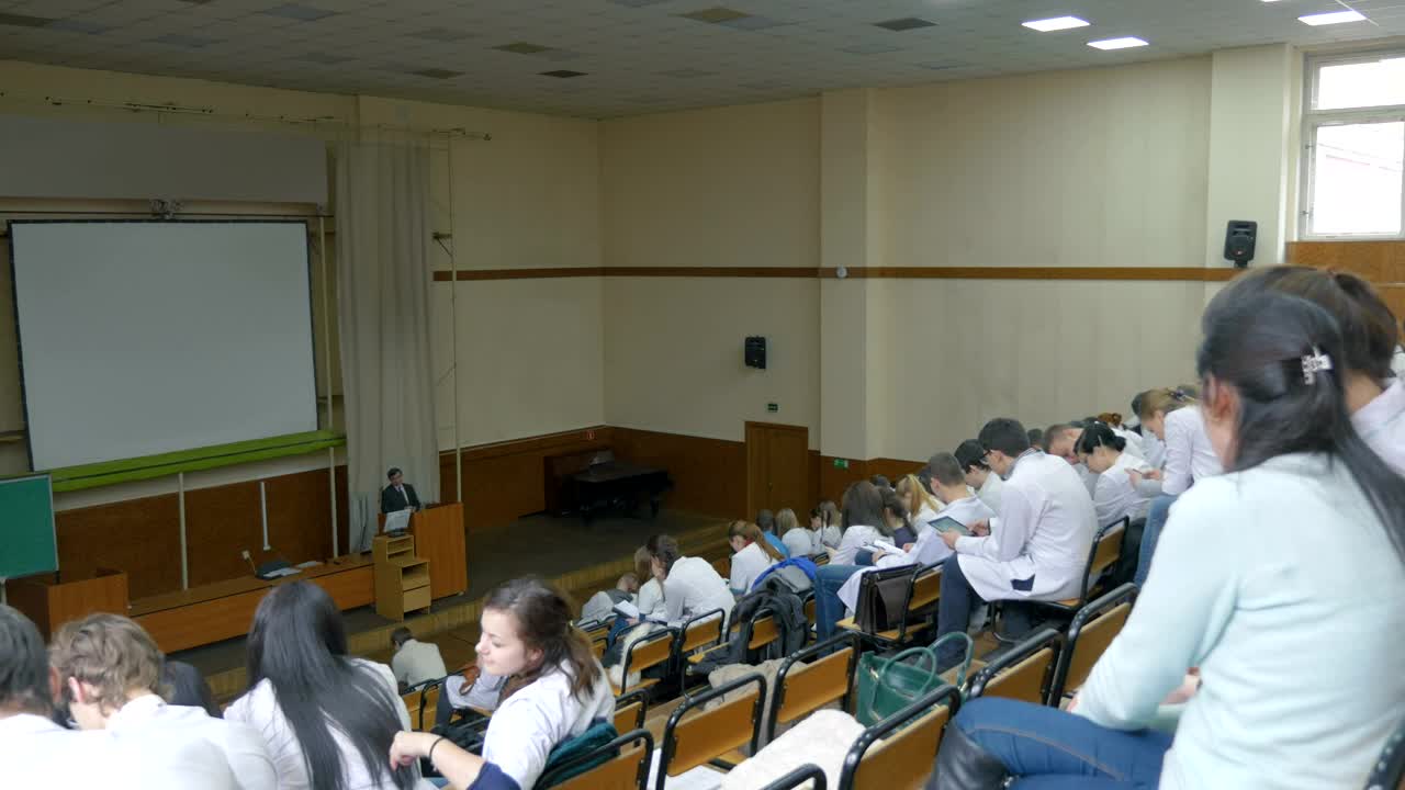 Stock Video Medical Students Listening To A Professo Animated Wallpaper