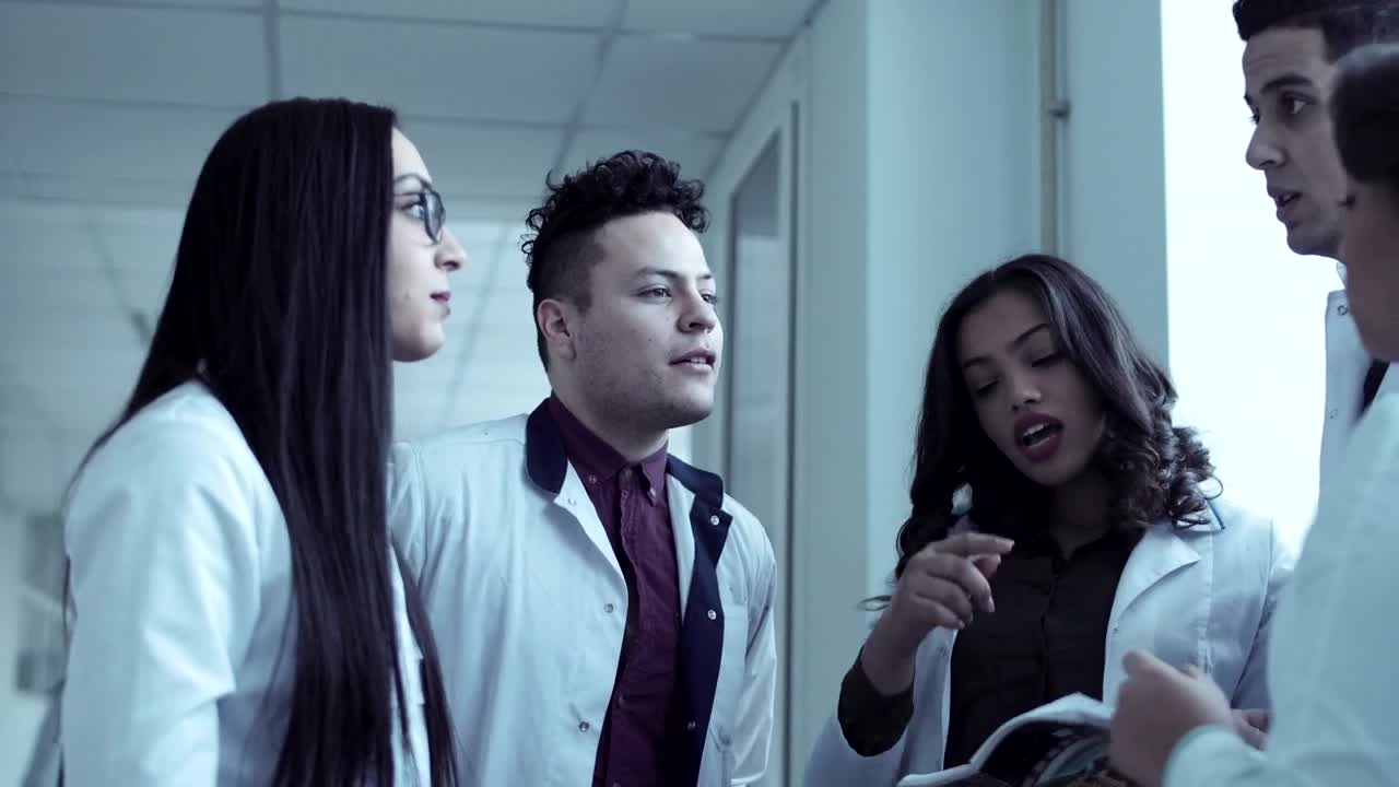 Stock Video Medical Students Having A Conversatio Animated Wallpaper