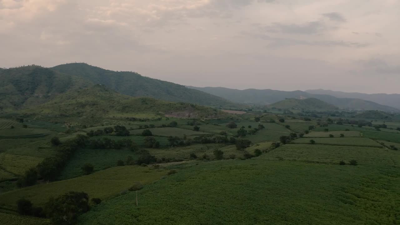 Stock Video Mountains And Fields Live Wallpaper