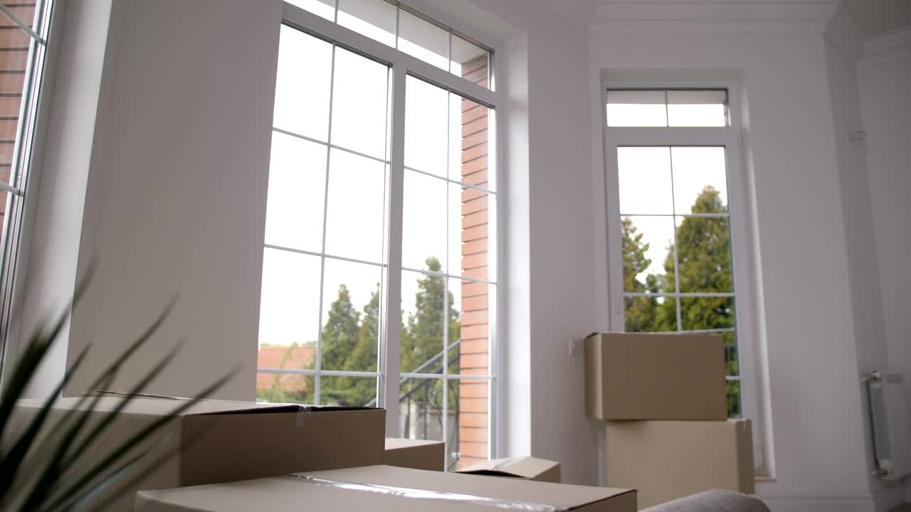 Stock Video Moving Into A New House Live Wallpaper