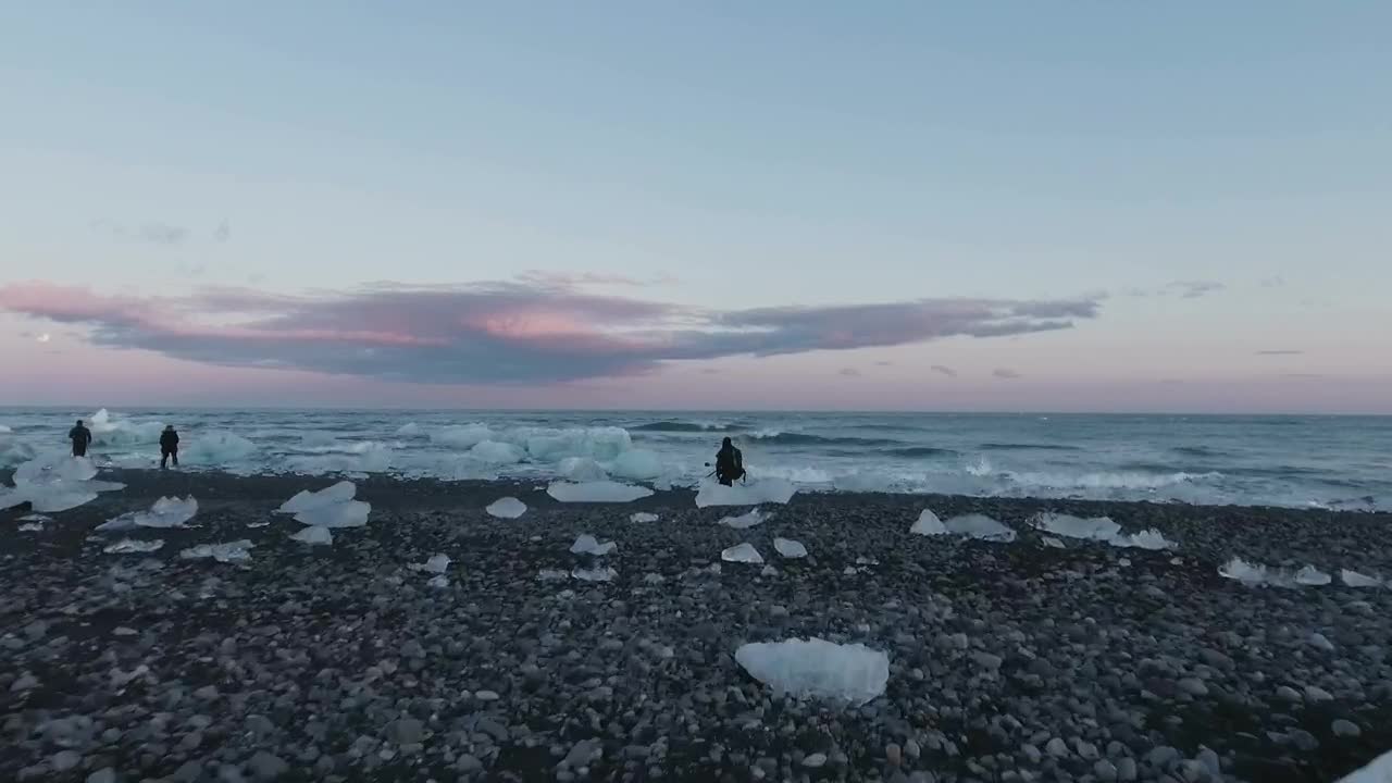 Video Stock Photographers At A Frozen Beach Live Wallpaper Free