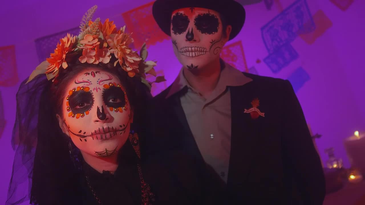 Video Stock Portrait Of A Couple Dressed As Catrin And Catrina Live Wallpaper Free
