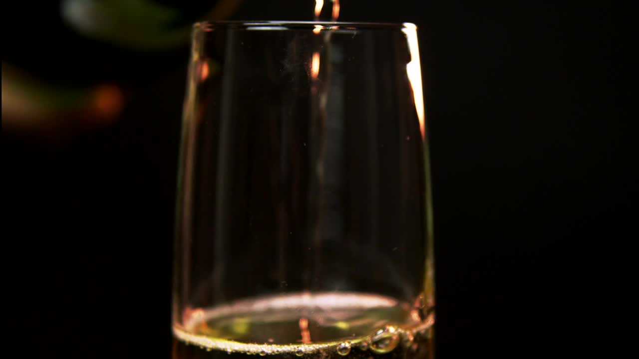 Video Stock Pouring Champagne Live Wallpaper Free