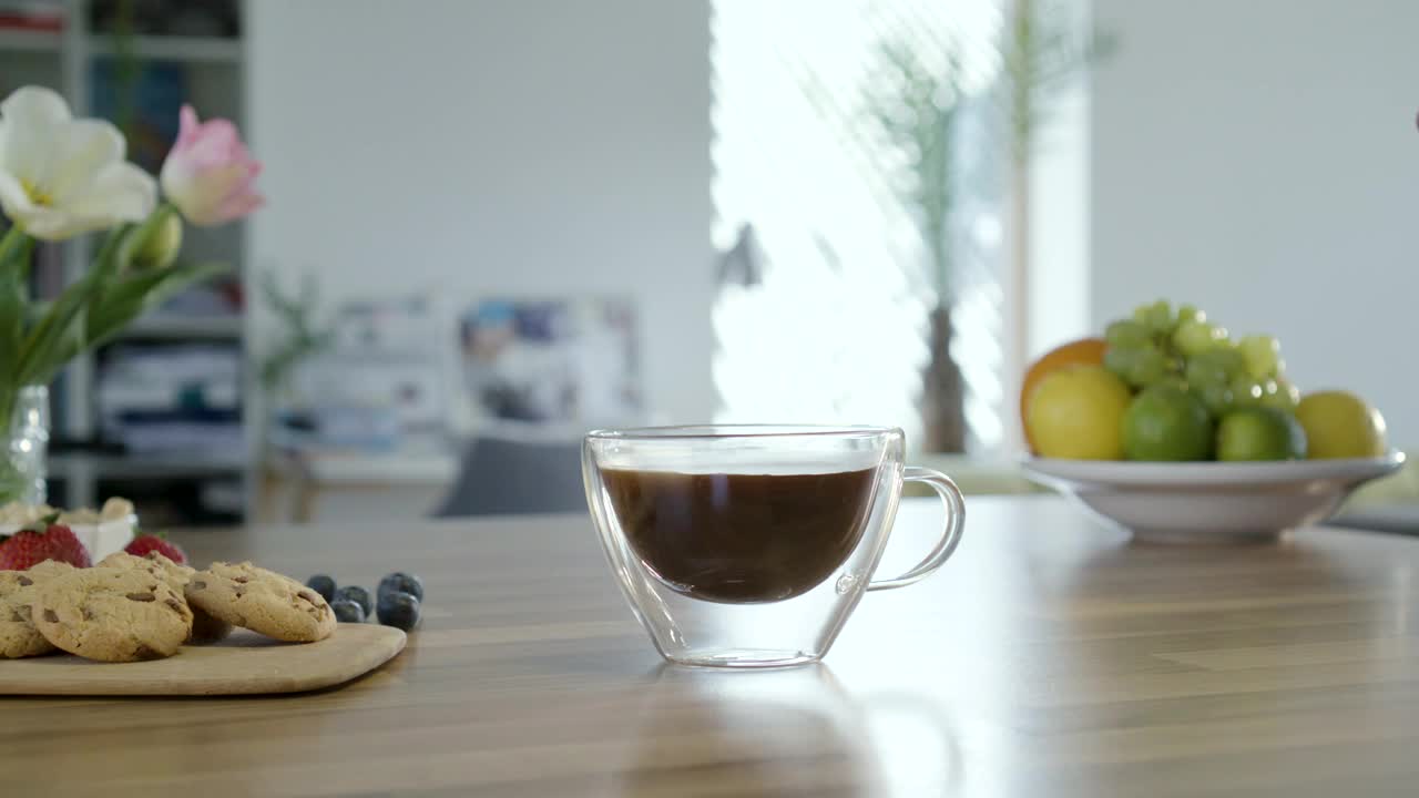 Video Stock Pouring Milk Into The Coffee Cup Live Wallpaper Free