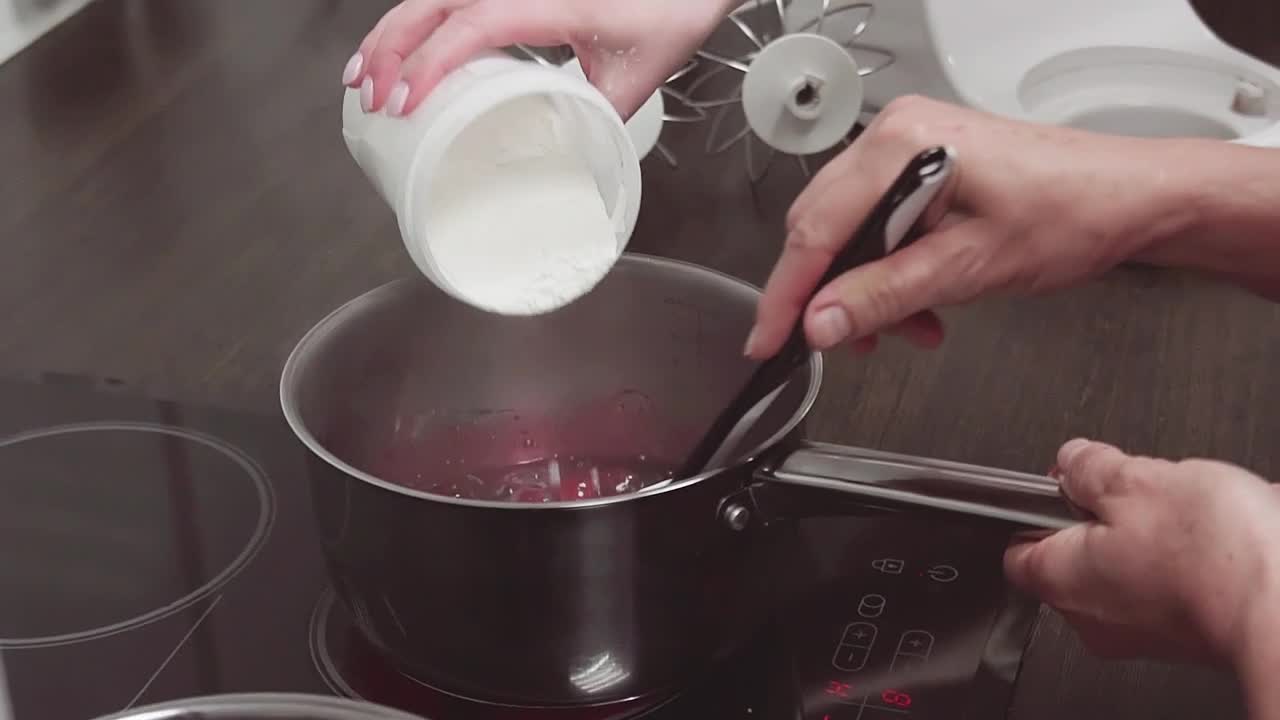Video Stock Pouring Sugar Into A Pan Live Wallpaper Free