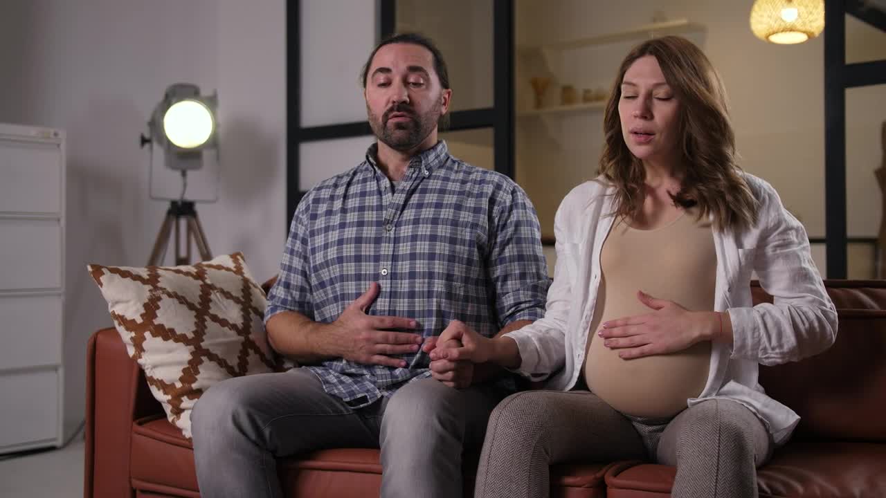 Video Stock Pregnant Woman Doing Breathing Exercises Live Wallpaper Free