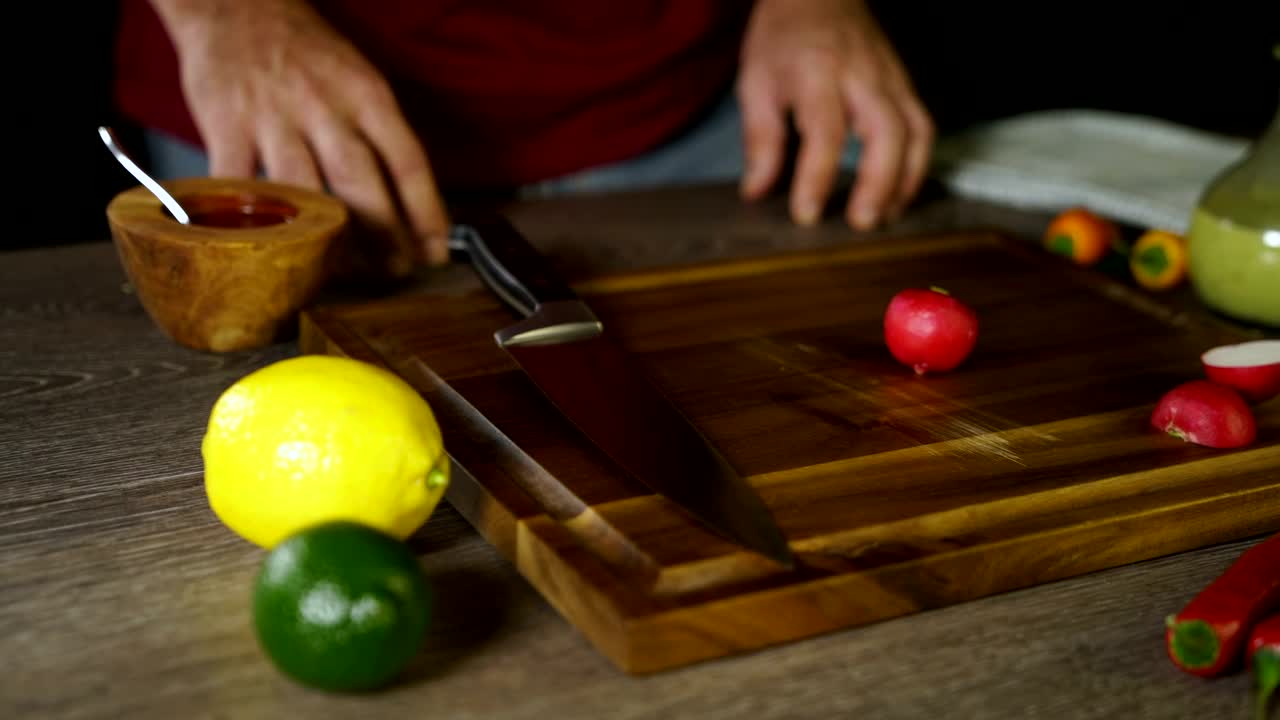 Video Stock Preparing A Radish For A Salad Live Wallpaper Free