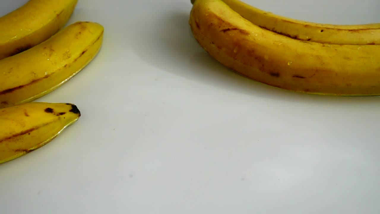 Video Stock Presentation Of Bananas On Water Live Wallpaper Free