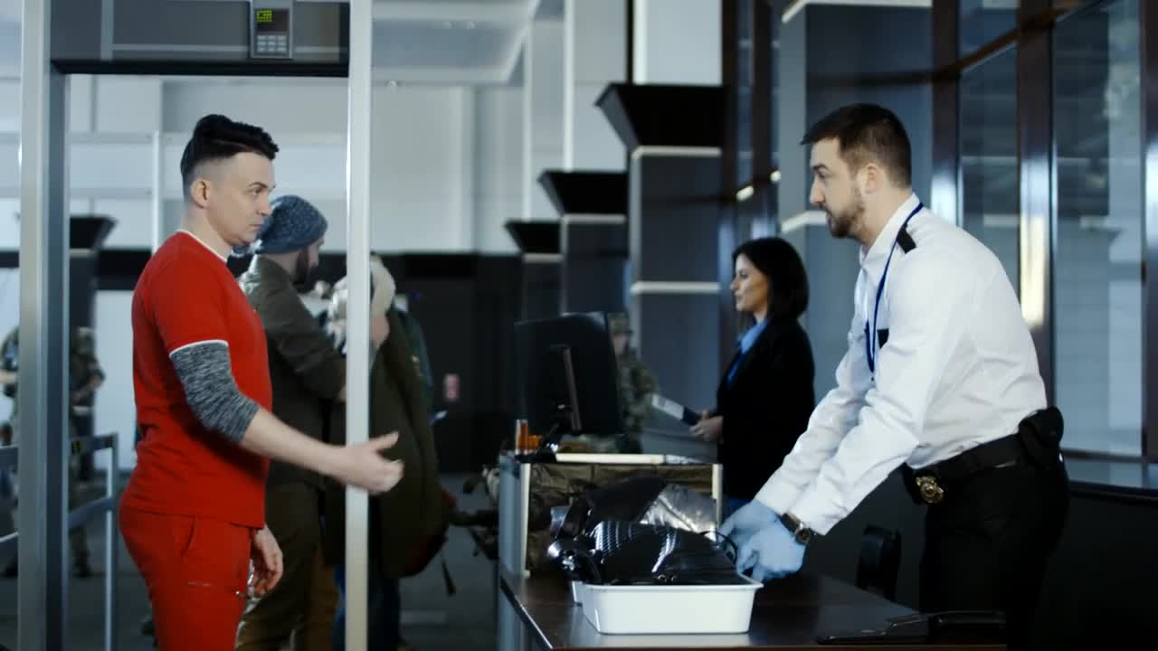 Video Stock Recovering Belongings At The Airport Security Live Wallpaper Free