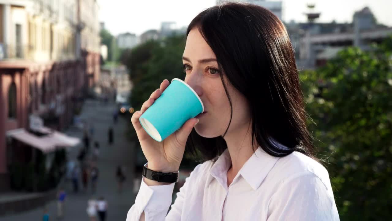 Free Stock Video Relaxing With A Cup Of Coffee At Work Live Wallpaper