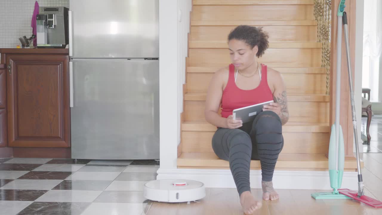 Free Stock Video Robot House Cleaner Working Live Wallpaper