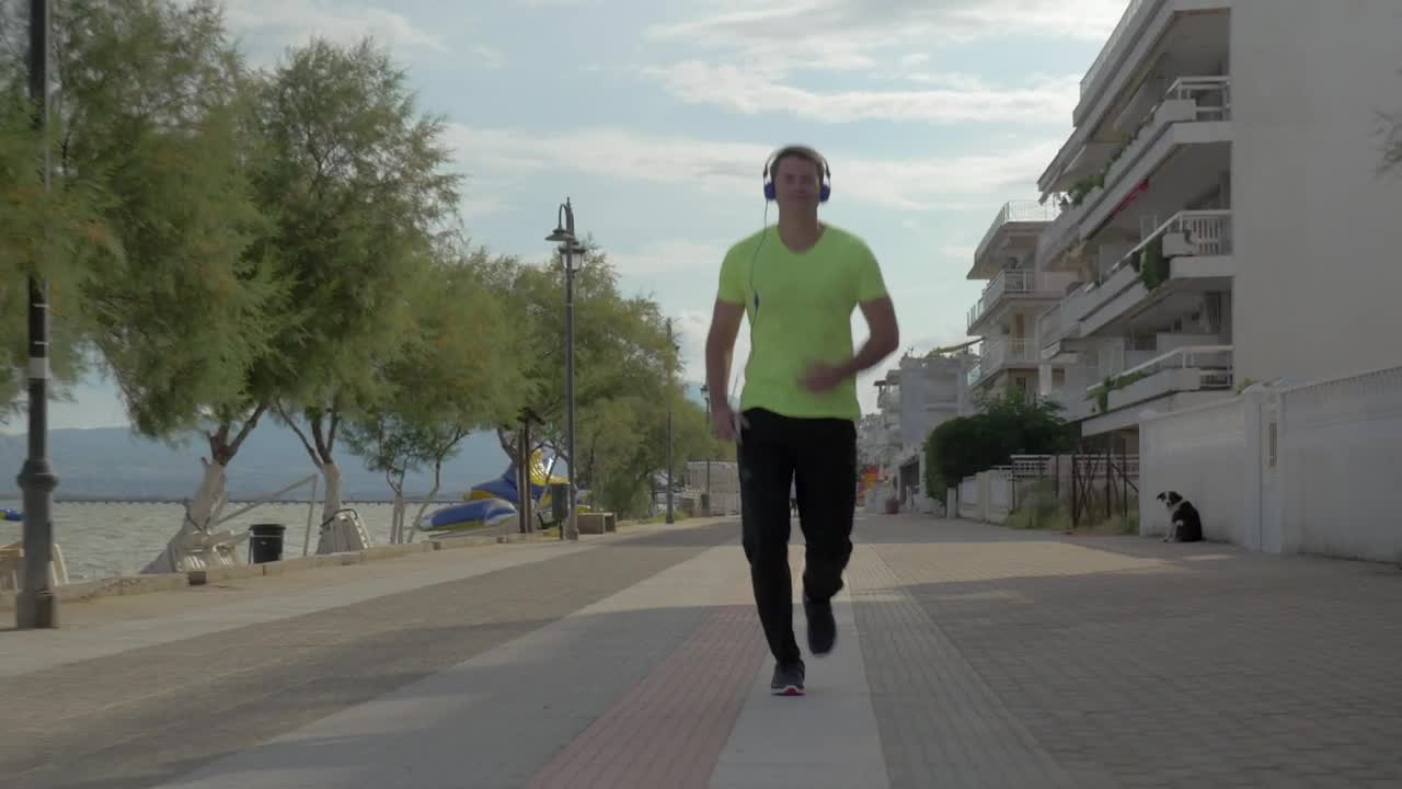 Free Stock Video Running By The Coast Live Wallpaper