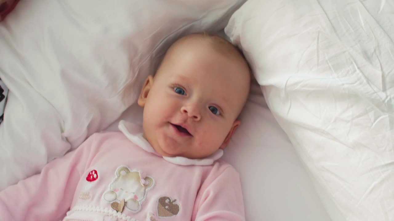 Free Stock Video Siblings Smiling At The Camera Live Wallpaper
