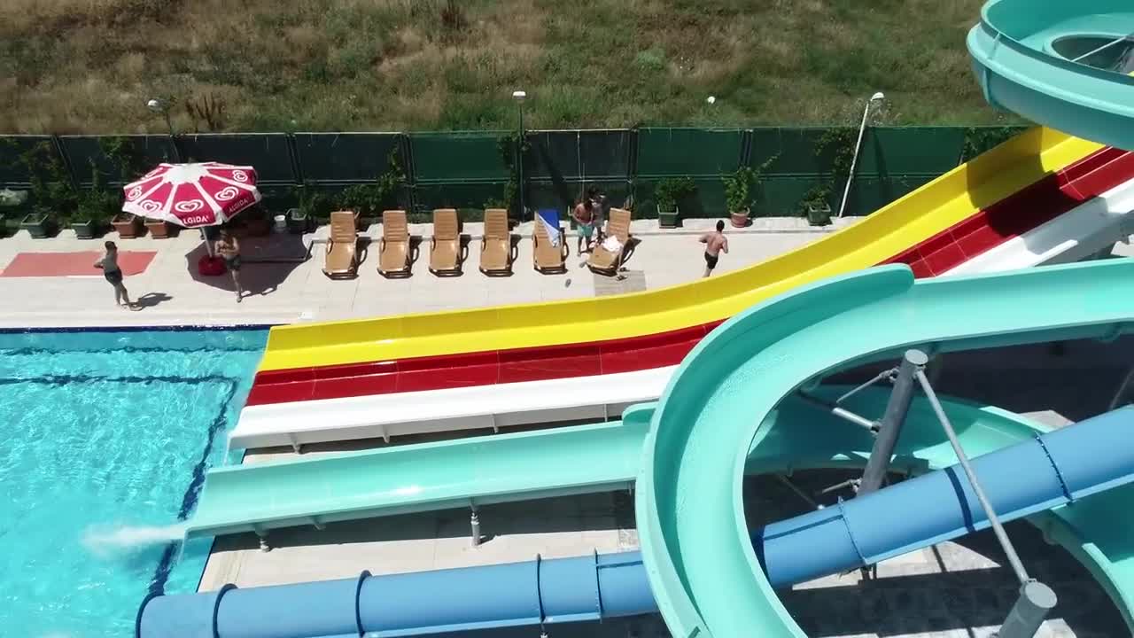 Free Video Stock Slides At A Waterpark Live Wallpaper