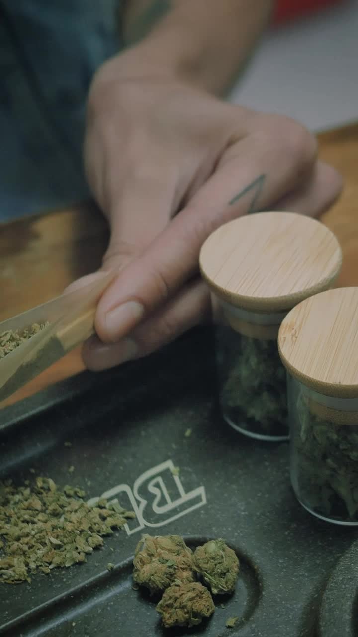 Free Video Stock Speck Cigar With Rolling Paper Live Wallpaper