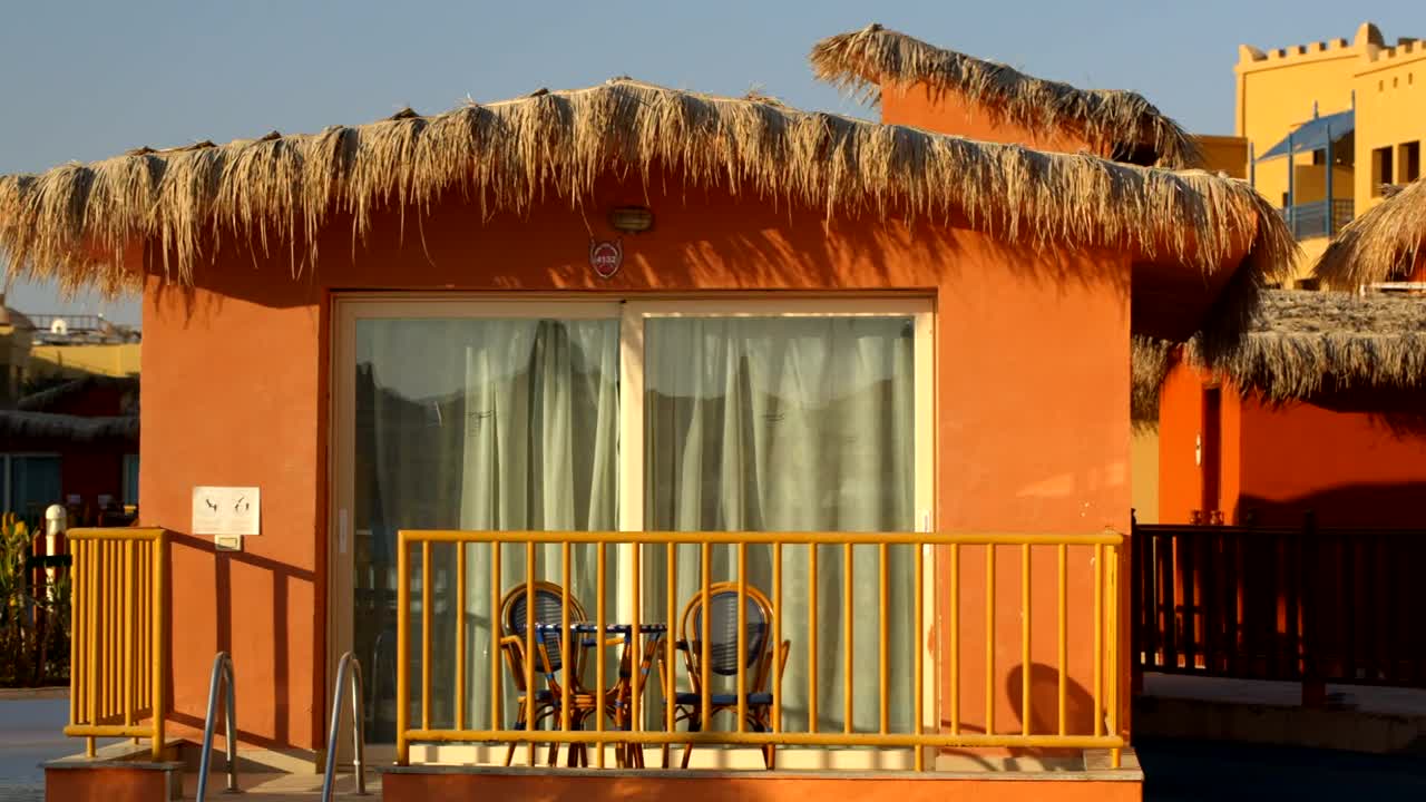 Free Video Stock Summer House With A Pool Live Wallpaper