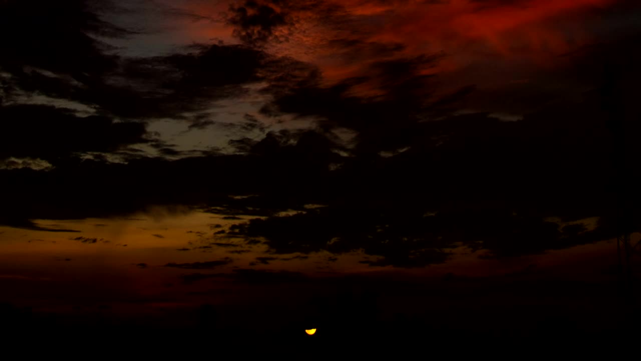 Free Video Stock Sunrise Across A Deep Black Sky Live Wallpaper