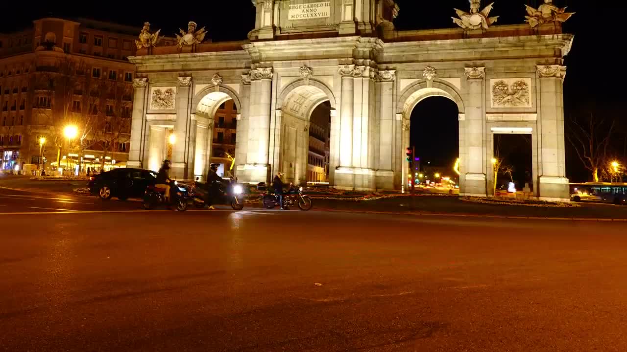 Free Video Stock the puerta de alcala at night Live Wallpaper