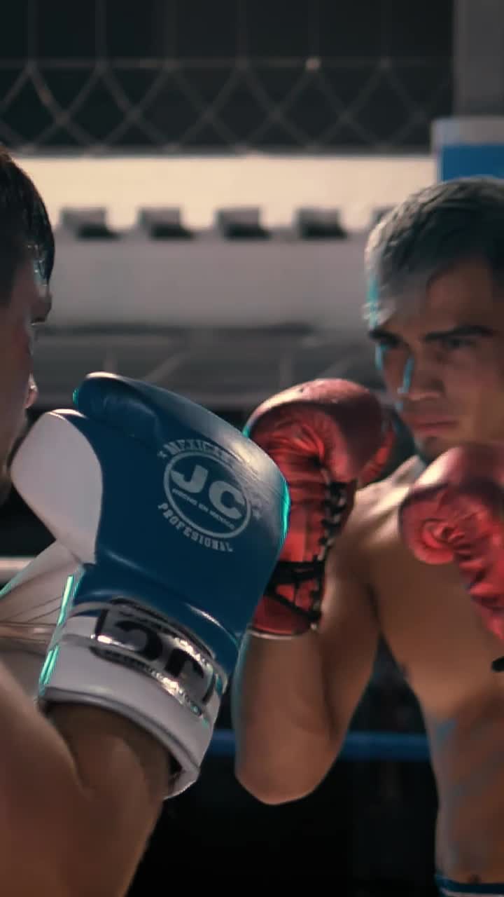 Free Stock Video Two Men On A Ring Fighting In A Boxing Match Live Wallpaper