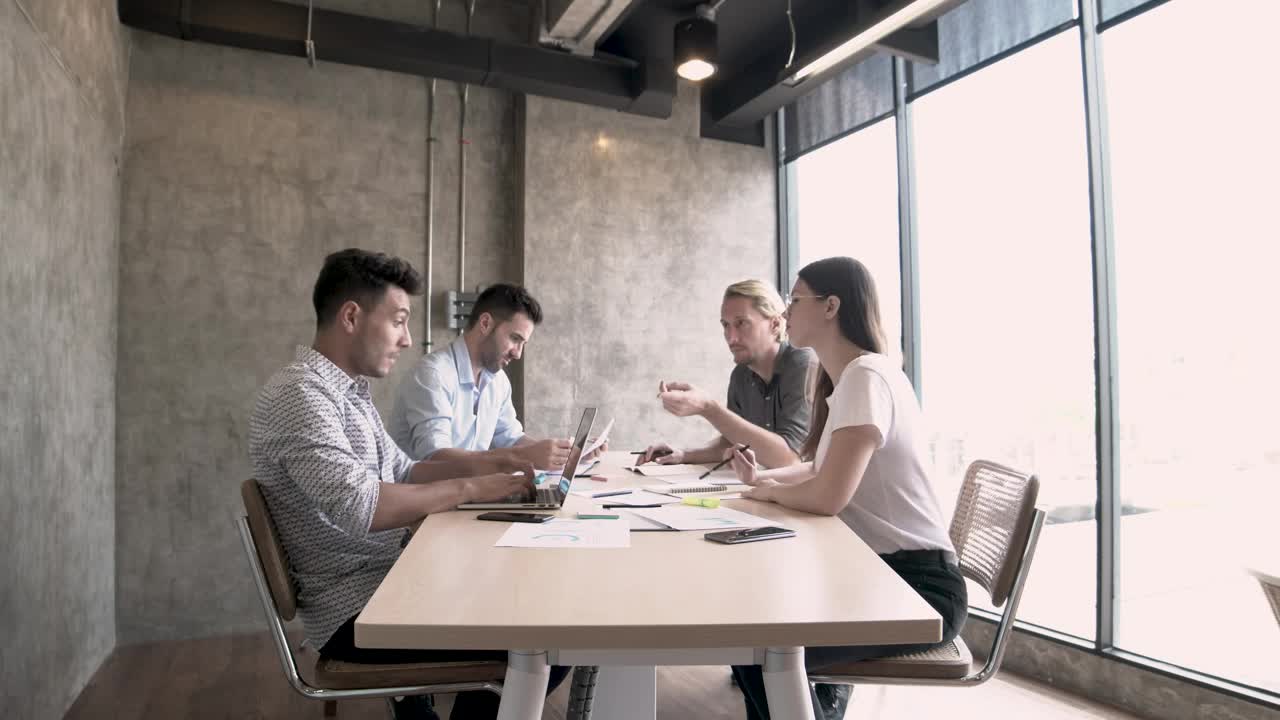 Free Stock Video Work Team Celebrating At A Work Meeting Live Wallpaper