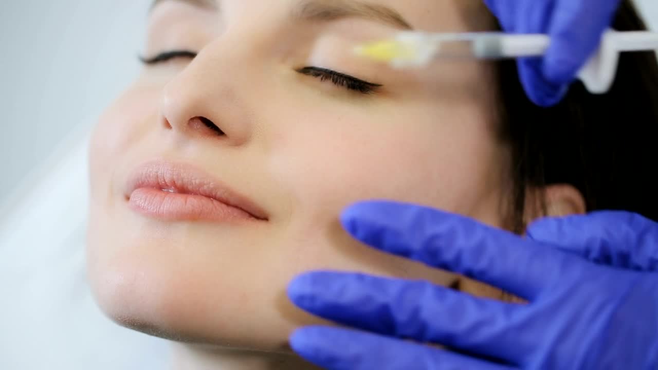 Free Stock Video Woman Getting Botox On Her Lips Close Up Live Wallpaper