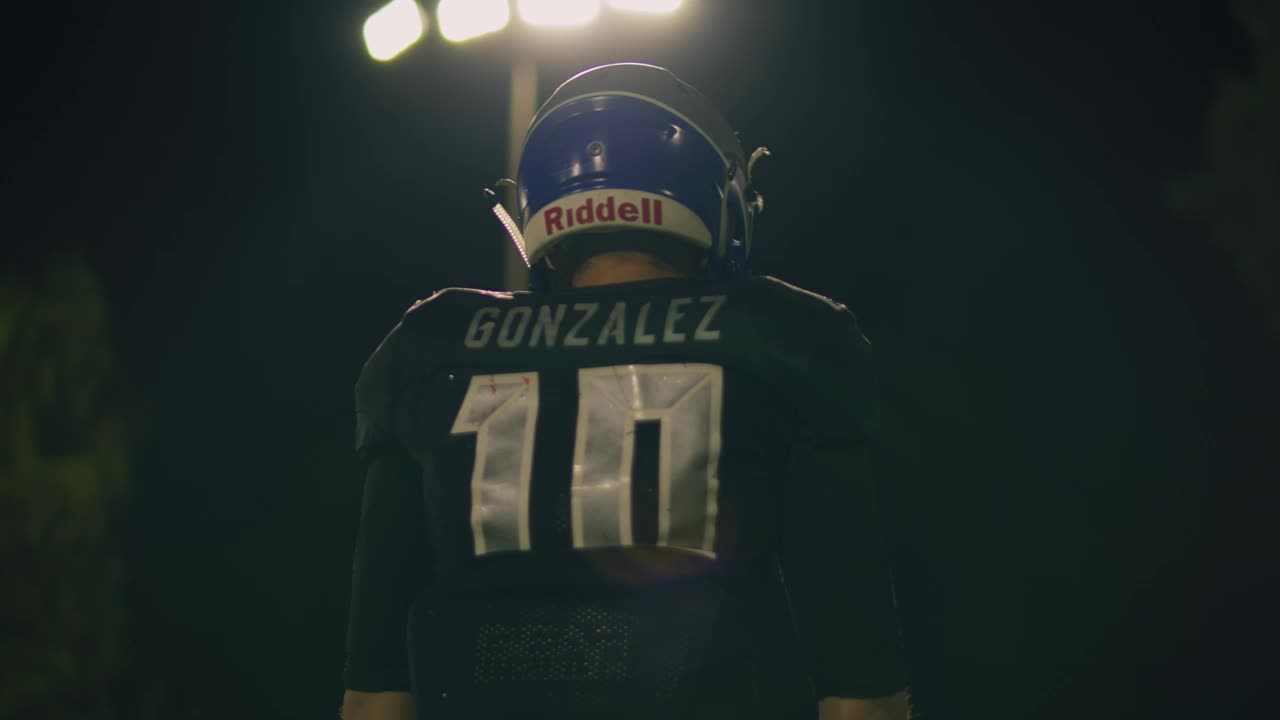Free Stock Video Wide Receiver Catching The Ball In Practice Live Wallpaper