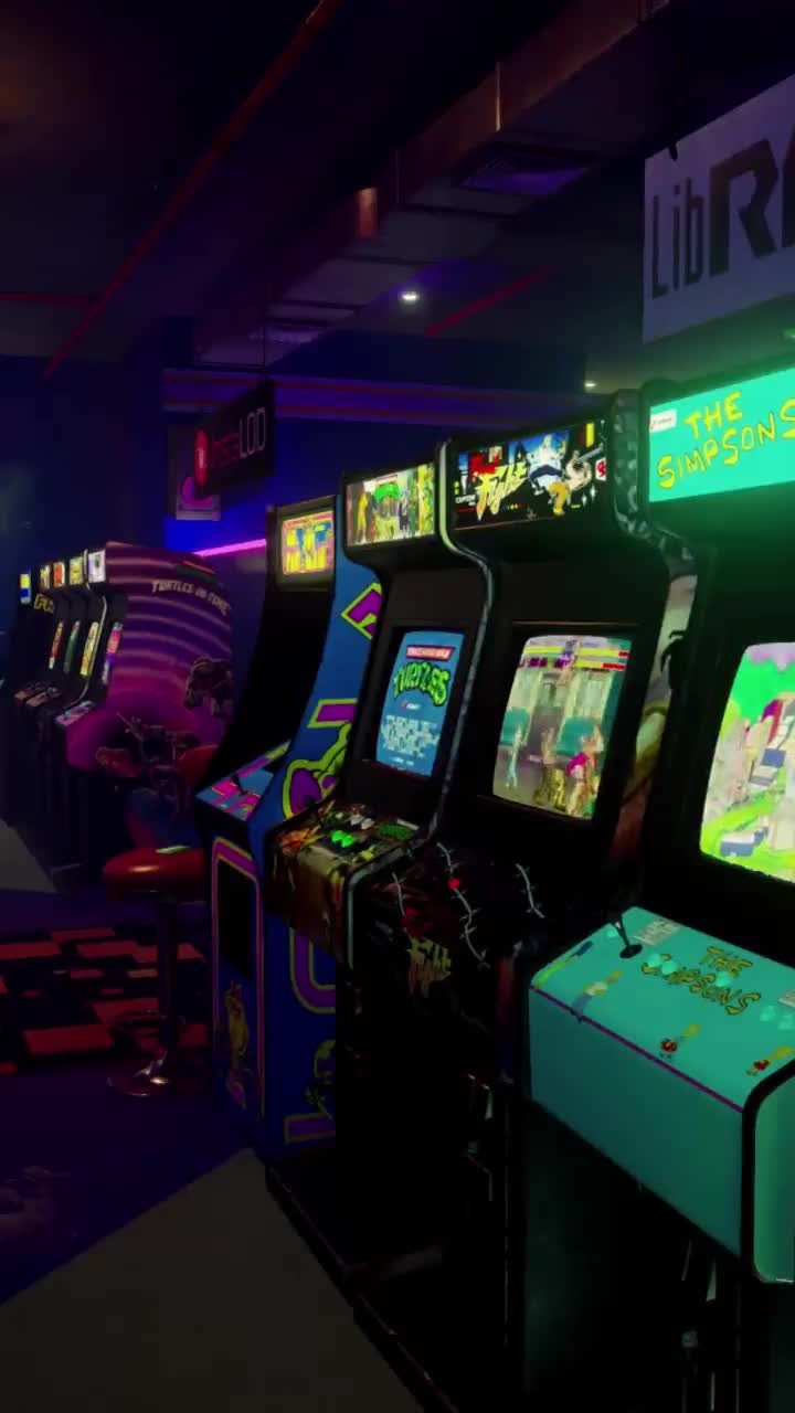 iPhone  Android Retro Arcade Room Phone Live Wallpaper